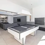 Metropole Green Point - 2Nd Floor Rooms