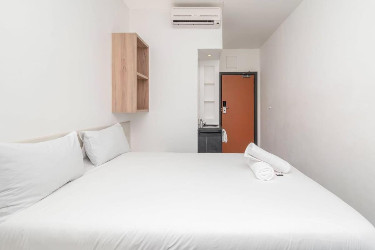 Metropole Point - 2nd Floor * Le Cap